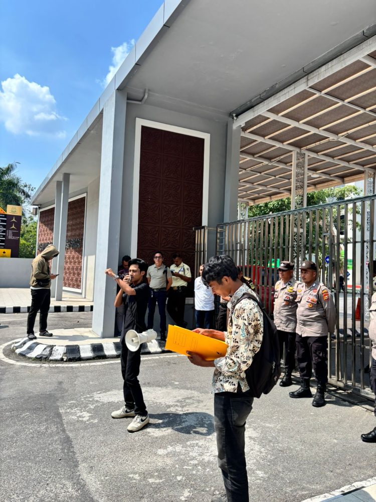 FOPAM-RIAU Gelar Aksi, Desak Pengusutan Dugaan Pencemaran dan Penyimpangan di DLH Rohil