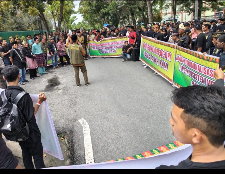 Gerakan Masyarakat Melayu Riau Tuntut Ulayat