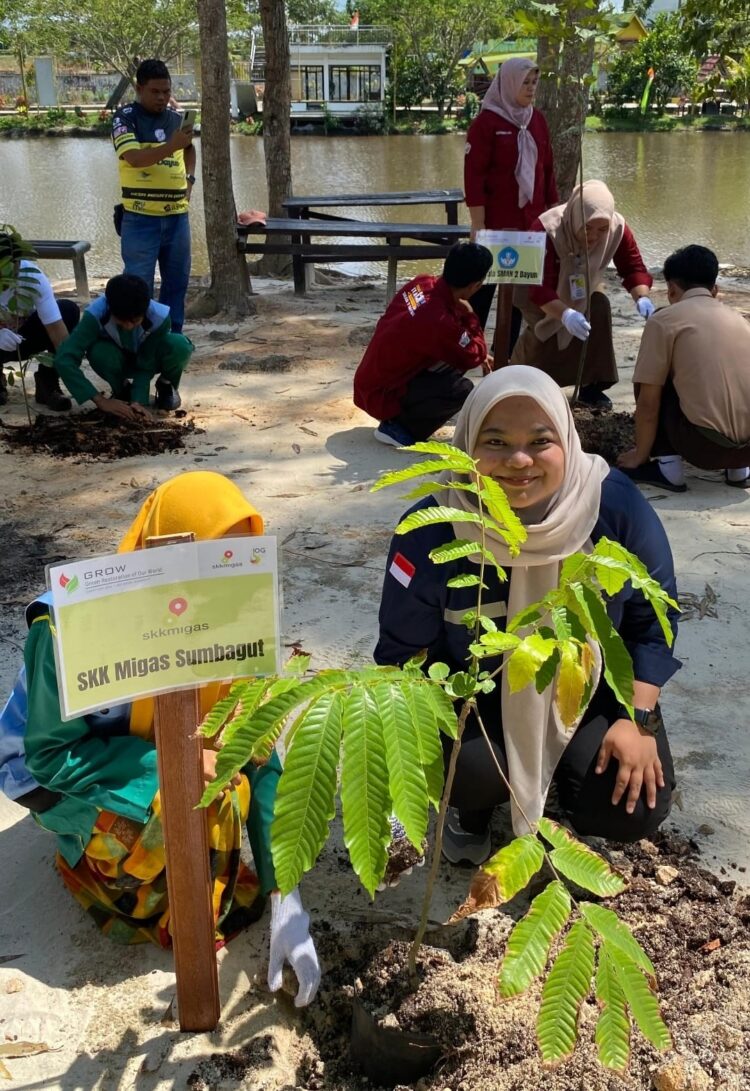 Dukung Restorasi Lingkungan di Siak, SKK Migas Sumbagut, KKKS Wilayah Riau dan WCD Riau Lanjutkan Penanaman di Desa Wisata Dayun