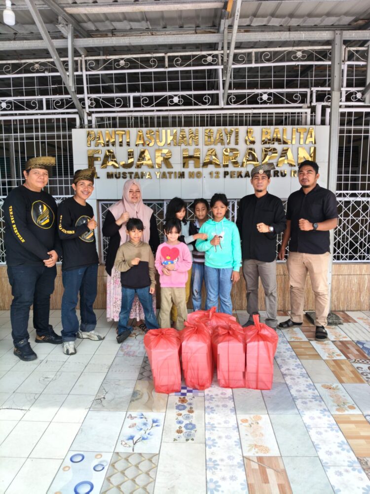 Berbagi di Hari Mulia, Yayasan Tanjak Bertuah Riau Hadirkan Senyum dan Harapan bagi Sesama