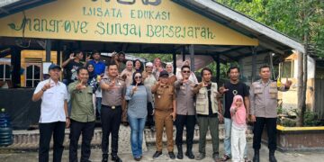 Iyeth Bustami Tinjau Ekowisata Mangrove Sungai Bersejarah di Sungai Apit, Kapolsek: Pelestarian Lingkungan Tanggung Jawab Bersama