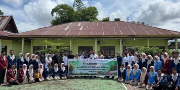 Sasar Dunia Pendidikan, Program GROW 2026 Hijaukan Pelalawan dengan Ratusan Pohon Produktif