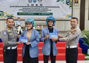 Police Go To Campus, Ditlantas Polda Riau Tanamkan Budaya Tertib Lalu Lintas dan Green Policing di STIKES Payung Negeri