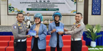 Police Go To Campus, Ditlantas Polda Riau Tanamkan Budaya Tertib Lalu Lintas dan Green Policing di STIKES Payung Negeri
