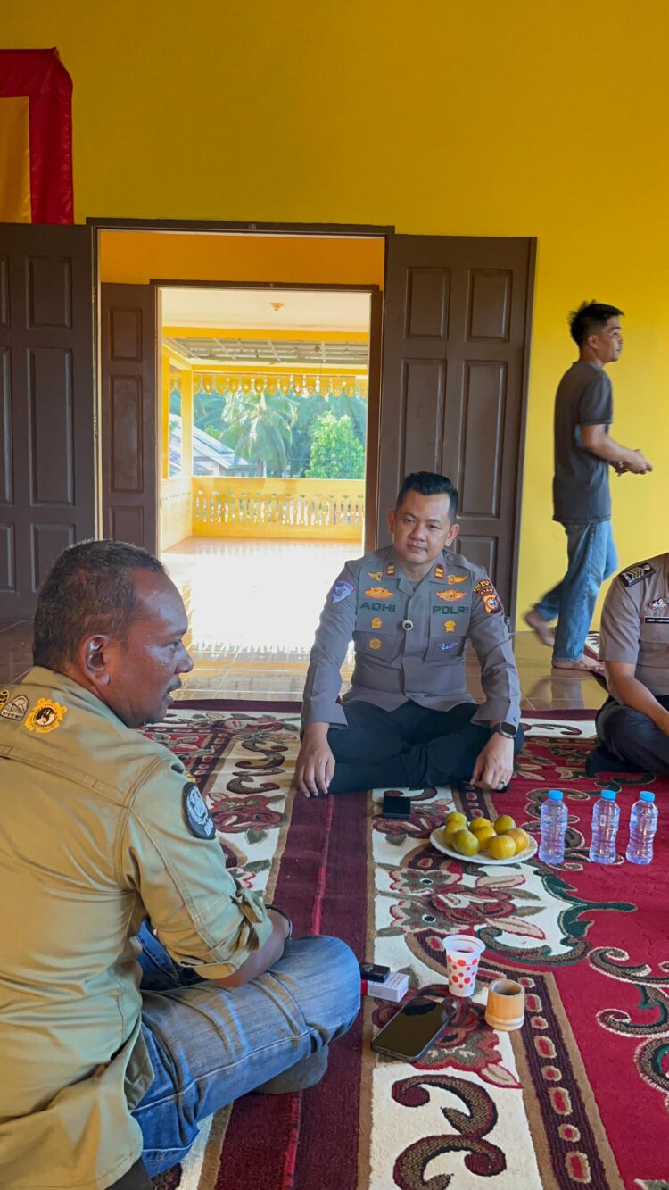 Polri dan Tokoh Adat Bersatu, Kapolsek Sungai Apit Perkuat Sinergi Jaga Keamanan Daerah