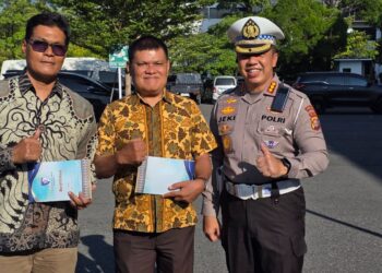 Apel Jam Pimpinan Dirangkaikan Pelepasan Purnabakti AKP Darmainil dan AKP Jalinus, Dirlantas Polda Riau Tekankan Profesionalisme dan Pengabdian