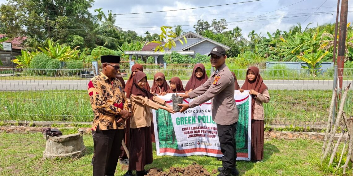 Green Policing Menyentuh Dunia Pendidikan, Polsek Sungai Apit Edukasi Pelajar Jaga Kelestarian Alam