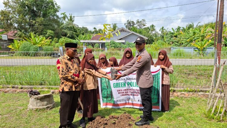 Green Policing Menyentuh Dunia Pendidikan, Polsek Sungai Apit Edukasi Pelajar Jaga Kelestarian Alam