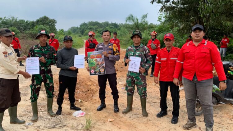 Cegah Karhutla, Polsek Sungai Apit Bersama Stakeholder Bergerak Patroli Terpadu di Tiga Kampung