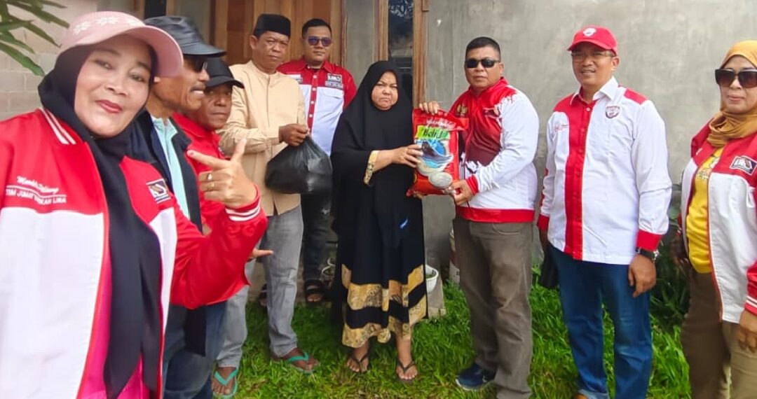 DPD LIRA Pekanbaru Tebar Kepedulian, Warga Sidomulyo Barat Terima Bantuan Sembako
