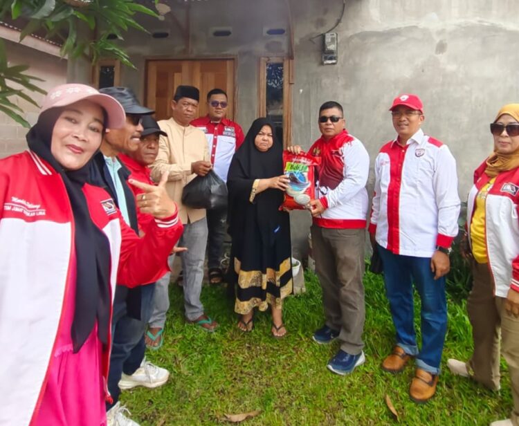 DPD LIRA Pekanbaru Tebar Kepedulian, Warga Sidomulyo Barat Terima Bantuan Sembako
