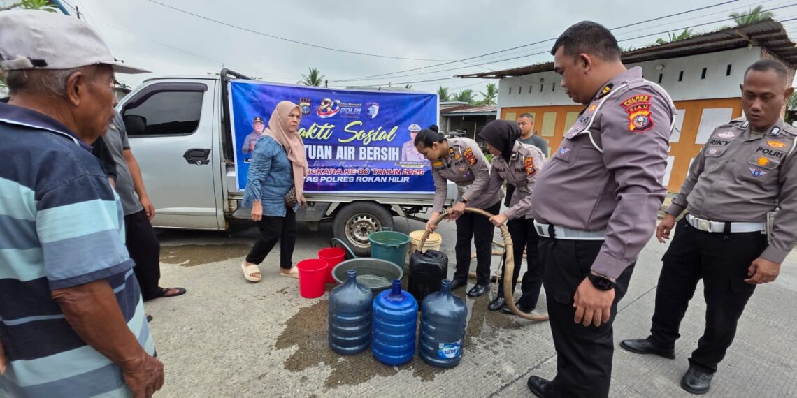 Polantas Menyapa : 4.673 Paket Bansos dan Berbagai Aksi Sosial Warnai Hari Bhayangkara ke-80 di Wilkum Riau