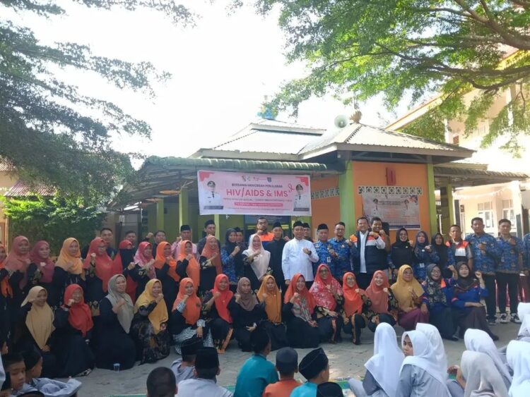 Cegah HIV/AIDS Sejak Dini, Wawako Pekanbaru Bersama Dinkes dan KPA Edukasi Pelajar SMP