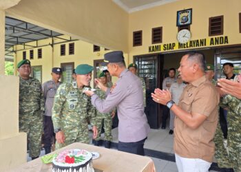 Penuh Keakraban, Koramil 02 Sungai Apit Rayakan HUT Bhayangkara ke-80 Bersama Polsek Sungai Apit