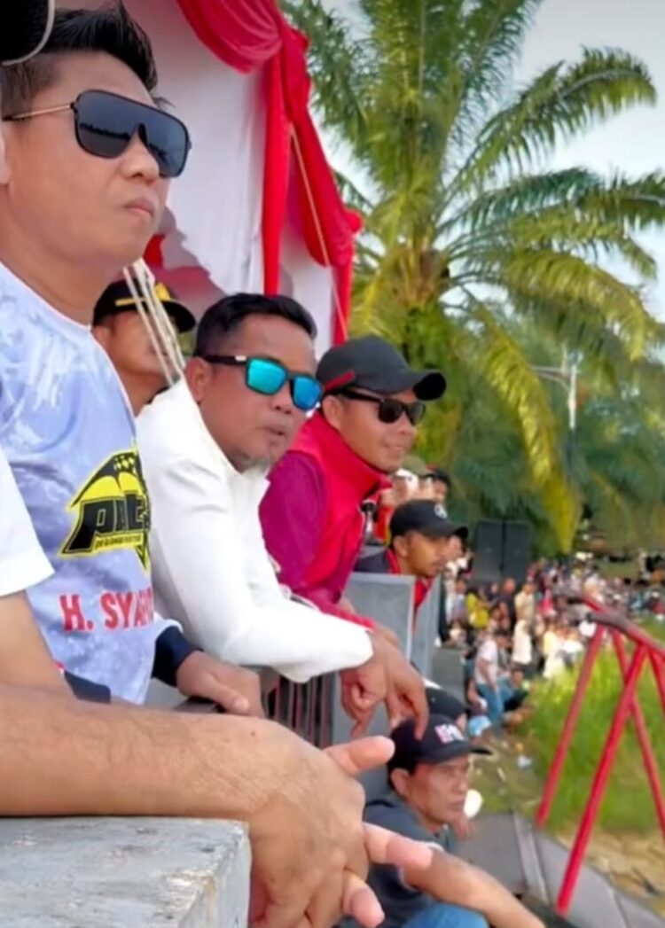 Festival unik ketinting boat racing resmi di buka Bupati Pelalawan di desa Kuala terusan