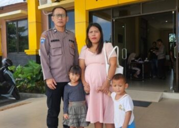 Sederhana Namun Bermakna, Polsek Payung Sekaki Wujudkan Keinginan Ibu Hamil Berfoto Bersama Polisi