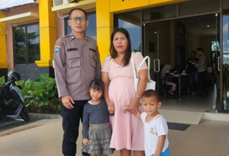 Sederhana Namun Bermakna, Polsek Payung Sekaki Wujudkan Keinginan Ibu Hamil Berfoto Bersama Polisi