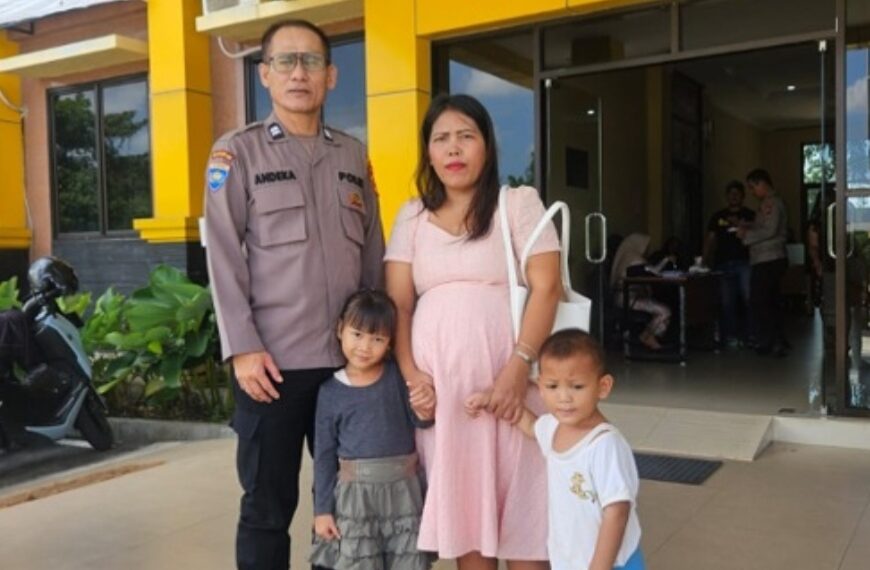 Sederhana Namun Bermakna, Polsek Payung Sekaki Wujudkan Keinginan Ibu Hamil Berfoto Bersama Polisi
