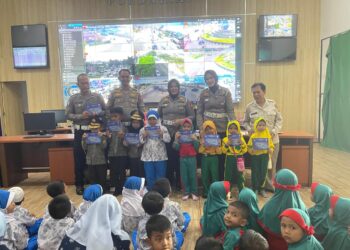 Tanamkan Keselamatan Sejak Dini, Polantas Karib Kenalkan Rambu Lalu Lintas dan Green Policing kepada Anak TK