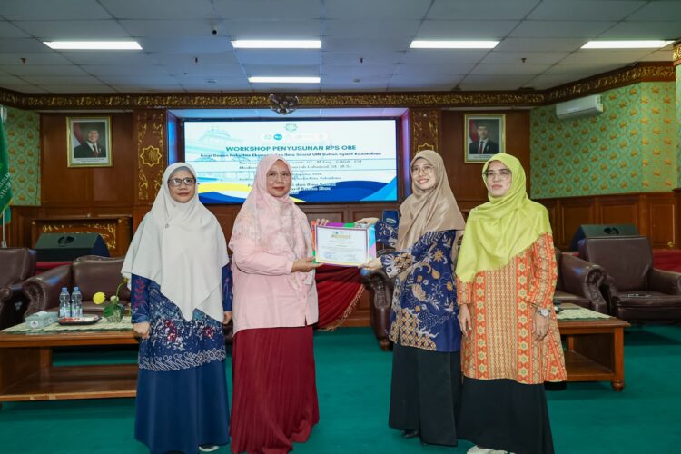 FEIS UIN Suska Riau Mantapkan Implementasi Kurikulum Berbasis OBE