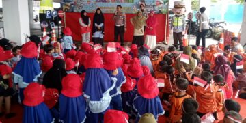 Semangat Kemerdekaan, Polantas Aceh Tanamkan Disiplin Berlalu Lintas kepada Anak Usia Dini