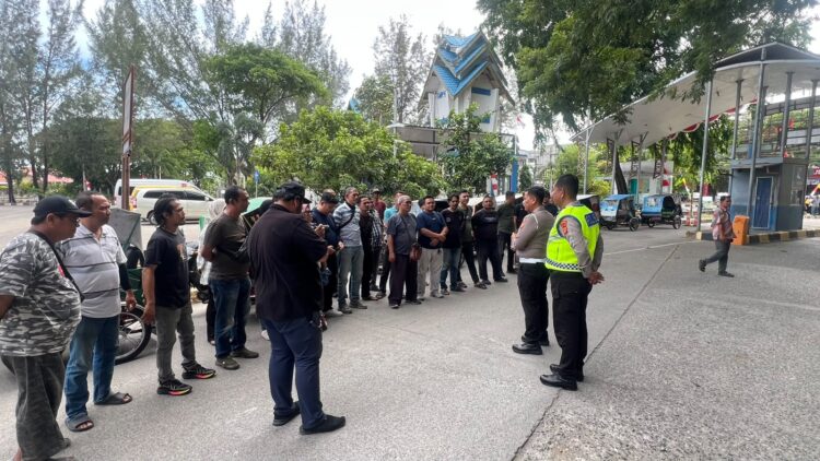 Jumat Barokah Ditlantas Polda Aceh, Hadir Berbagi dan Edukasi Keselamatan Bersama Komunitas Ojek Pangkalan