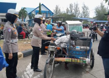Jumat Barokah Polantas Aceh: Dari Sembako hingga Pesan Keselamatan untuk Pejuang Jalanan