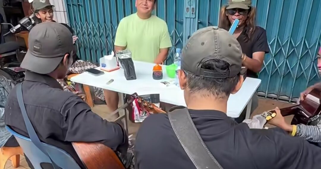Bukan Sekadar Sarapan, Kapolda Riau Bicara Makna Kemerdekaan Bersama Pengamen