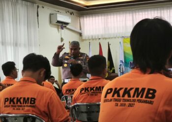 Polantas Karib Edukasi Mahasiswa Baru STT Pekanbaru, Dorong Generasi Muda Jadi Pelopor Keselamatan Berlalu Lintas & Cinta Lingkungan