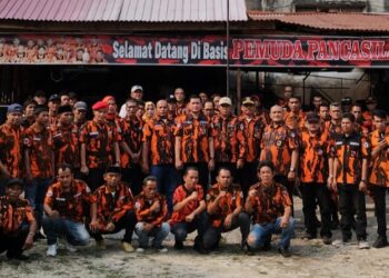 Aidil Nur Putra Kukuhkan Kembali Roni Dasmon Kalong, Pemuda Pancasila Kampung Dalam Siap Bergerak
