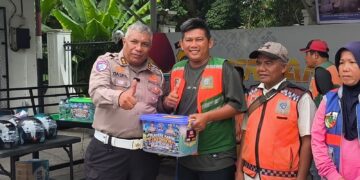 Semarak HUT Lalu Lintas Bhayangkara ke-71, Ditlantas Polda Riau Gelar Baksos Bersama Ojol, Jukir dan Petugas Kebersihan
