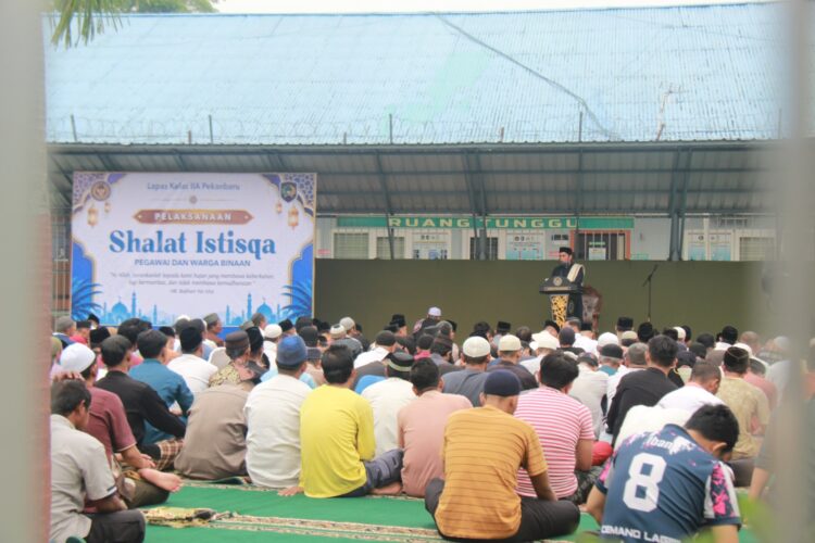 Shalat Istisqa Bersama Warga Binaan, Lapas Pekanbaru Perkuat Pembinaan Kerohanian dan Kepedulian Lingkungan