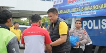 Polantas Karib Polda Aceh Rangkul Ojol, Bagikan 200 Paket Sembako di HUT Lalu Lintas Bhayangkara ke-71