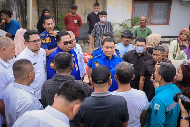 Pemko Pekanbaru Bergerak: Kebutuhan Dasar dan Pendidikan Anak Korban Kebakaran Lembah Damai Dijamin