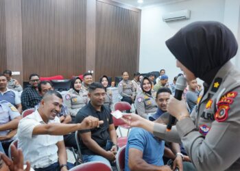 Cegah Kecelakaan Fatal, Ditlantas Polda Aceh Gembleng Pengemudi Hiace dan L300 di Terminal Lueng Bata