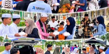 Jumat Berkah Rokan Net, Tebarkan Kepedulian dan Pererat Silaturahmi di Masjid Raya Sintong